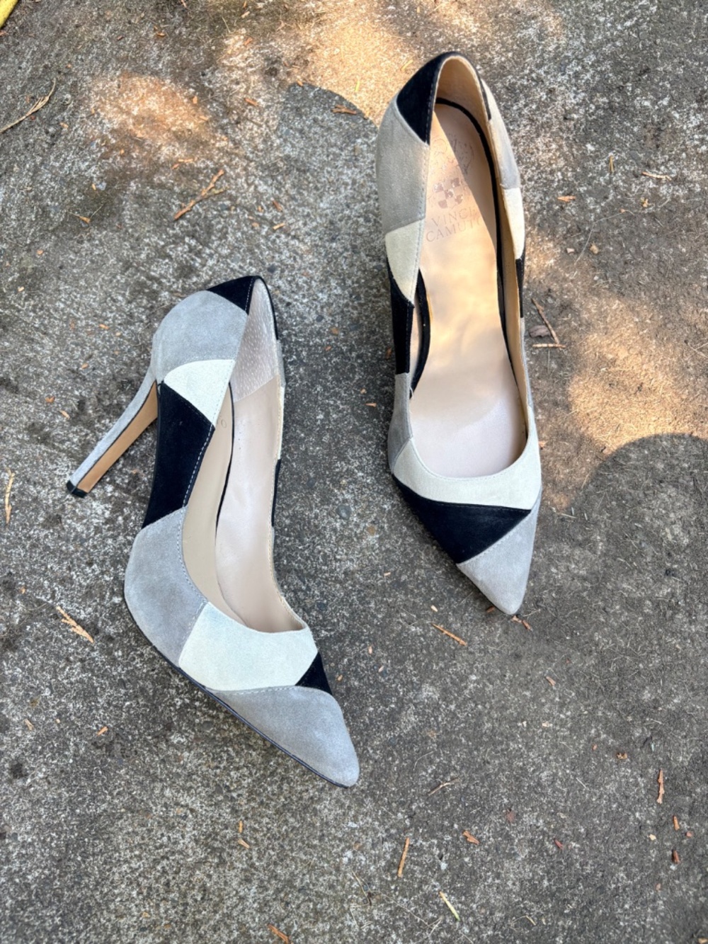 Heels - Picture 3 of 5